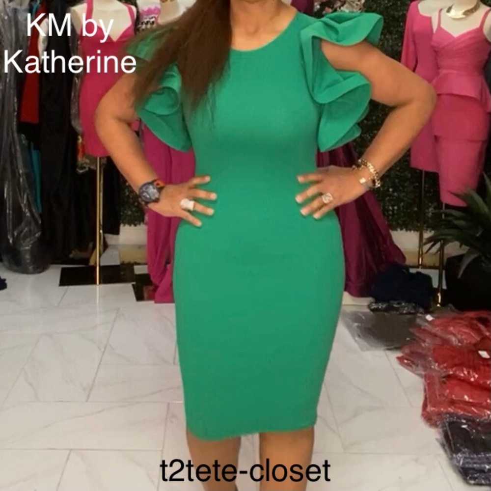 Dress with ruffle-sleeves